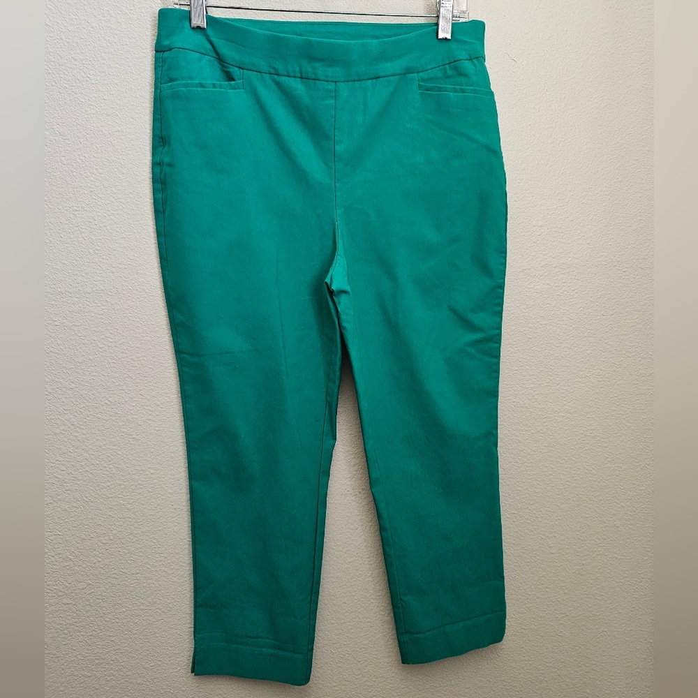 Chicos Green Brigitte Pull On Crop Pants Size 1.5 - image 2